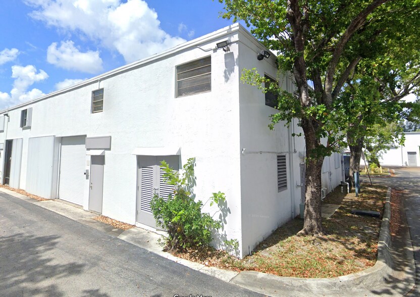1777 Blount Rd, Pompano Beach, FL à vendre - Photo de l’immeuble – Image 1 sur 1