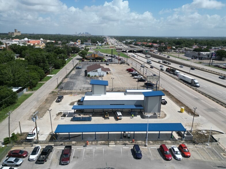 4444 South Fwy, Fort Worth, TX à vendre - Photo de l’immeuble – Image 2 sur 21