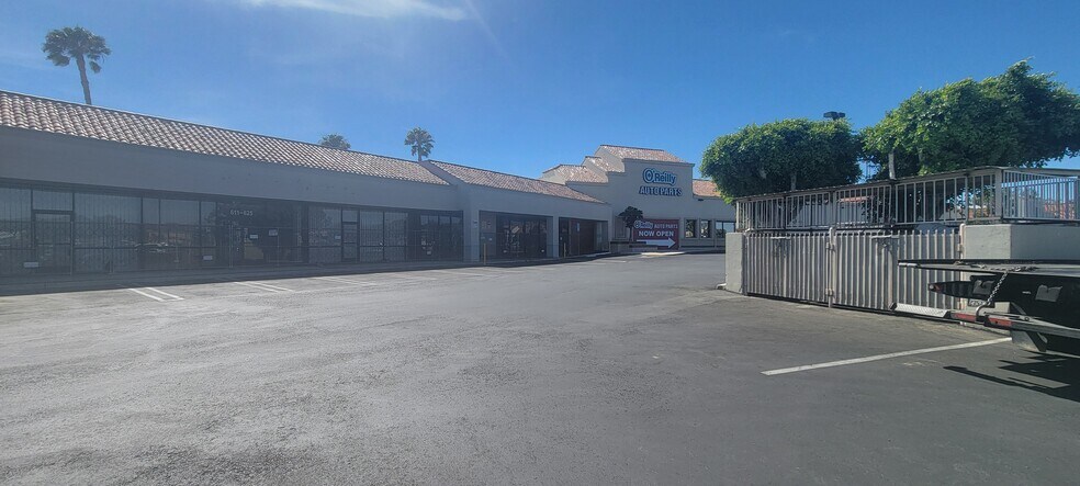 611-627 N Broadway, Escondido, CA à louer - Photo de l’immeuble – Image 2 sur 23