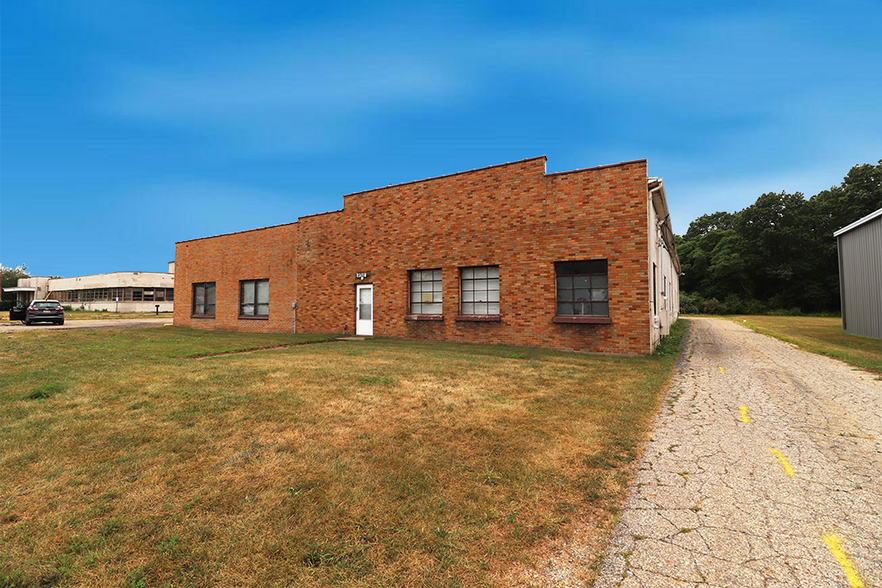 9702 Portage Rd, Portage, MI à vendre - Photo de l’immeuble – Image 2 sur 13