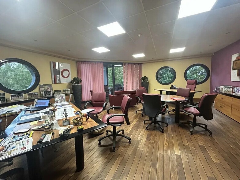 Bureau dans Chalon-sur-Saône à louer - Photo de l’immeuble – Image 3 sur 4