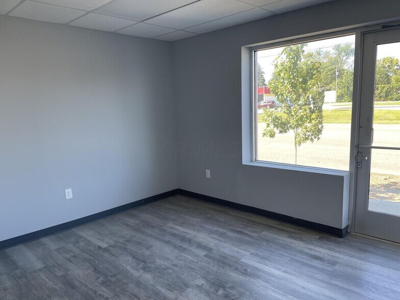 836 S Hamilton Rd, Whitehall, OH à vendre - Photo de l’immeuble – Image 3 sur 17