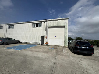 Plus de détails pour Local d'activités à louer