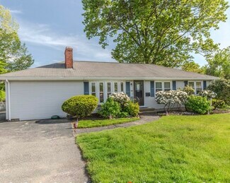 Plus de détails pour 230 Airport Rd, Warwick, RI - Bureau à vendre