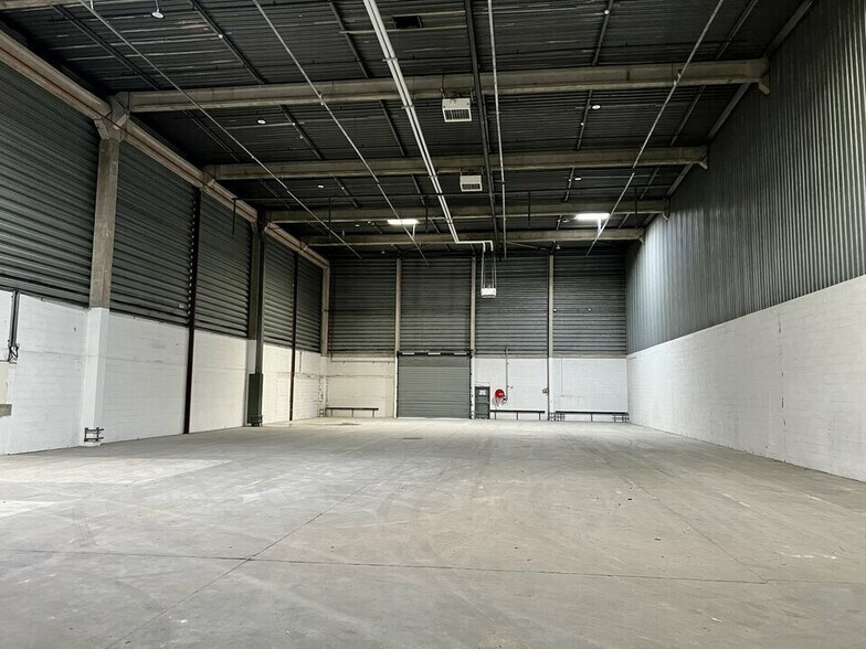 Industriel/Logistique dans Aulnay-sous-Bois à louer - Photo de l’immeuble – Image 2 sur 4