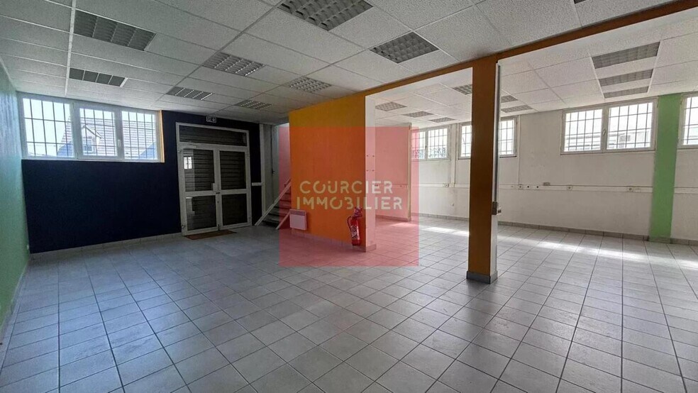 29 Rue De Rodon, Le Mesnil-Saint-Denis à vendre - Photo intérieure – Image 3 sur 21