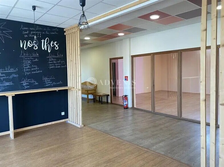 Bureau dans Bourg-en-Bresse à louer - Photo de l’immeuble – Image 2 sur 9