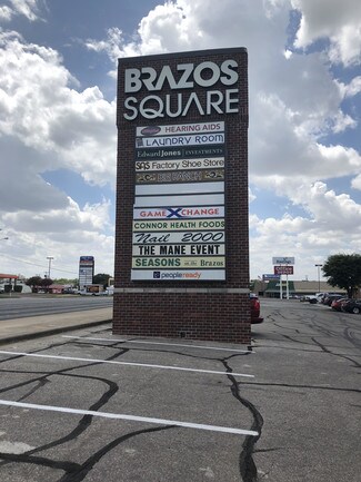 Plus de détails pour 1411 N Valley Mills Dr, Waco, TX - Local commercial à louer