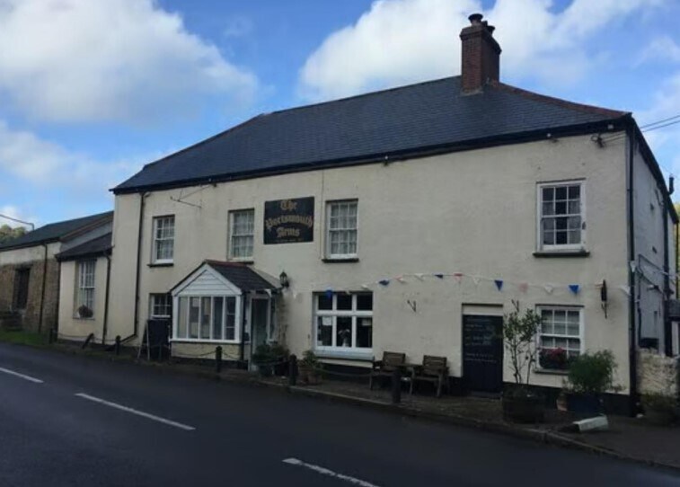 Portsmouth Arms, Burrington à vendre - Photo de l’immeuble – Image 2 sur 8