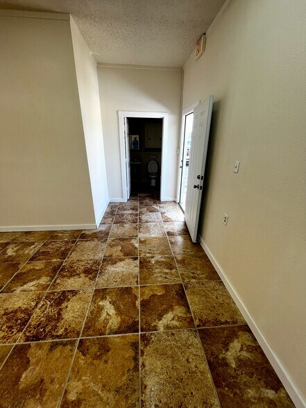 1603 E Main St, Gatesville, TX à louer - Photo intérieure – Image 3 sur 5