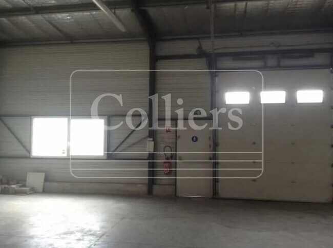 Plus de détails pour Local d’activités à vendre