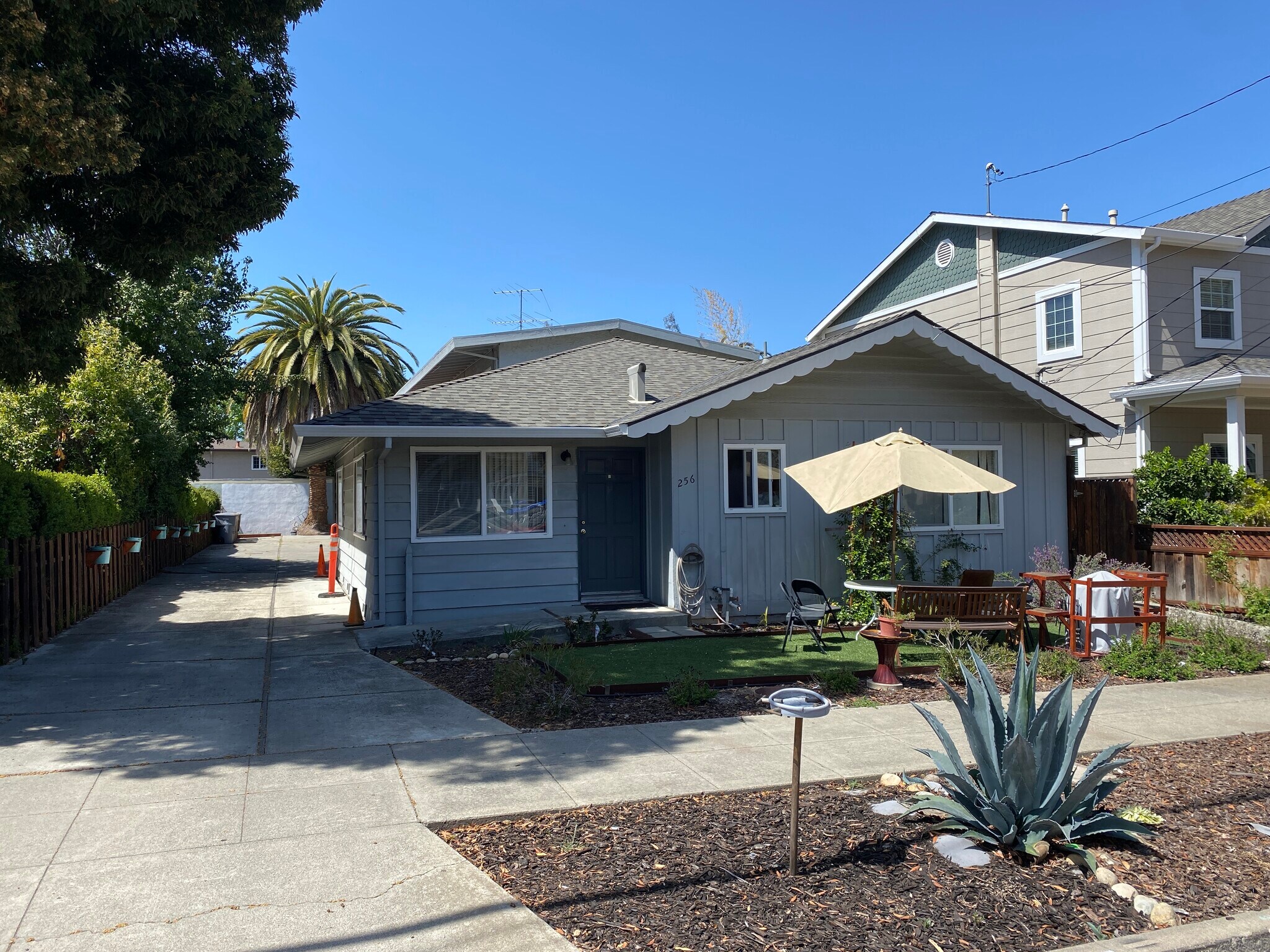 256 Pettis Ave, Mountain View, CA à vendre Photo de l’immeuble– Image 1 sur 9