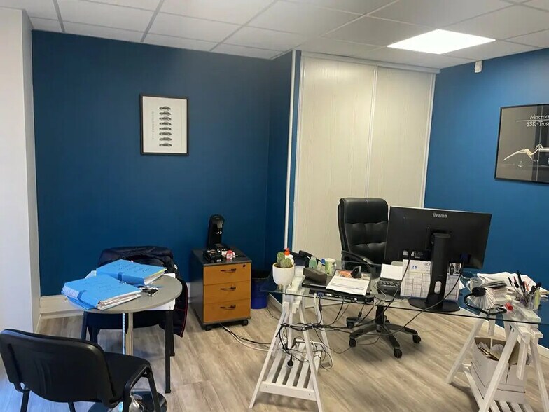 Local d’activités dans Bouguenais à louer - Photo de l’immeuble – Image 2 sur 12