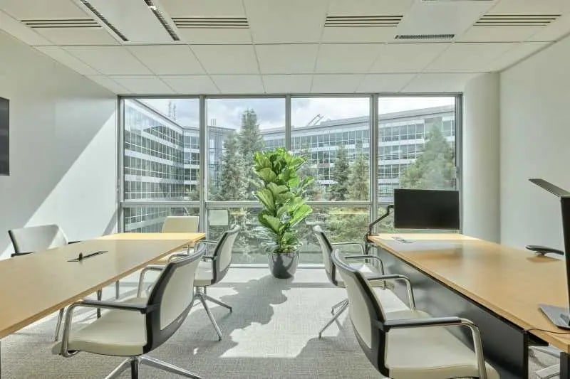 Bureau dans Colombes à louer - Photo de l’immeuble – Image 3 sur 26
