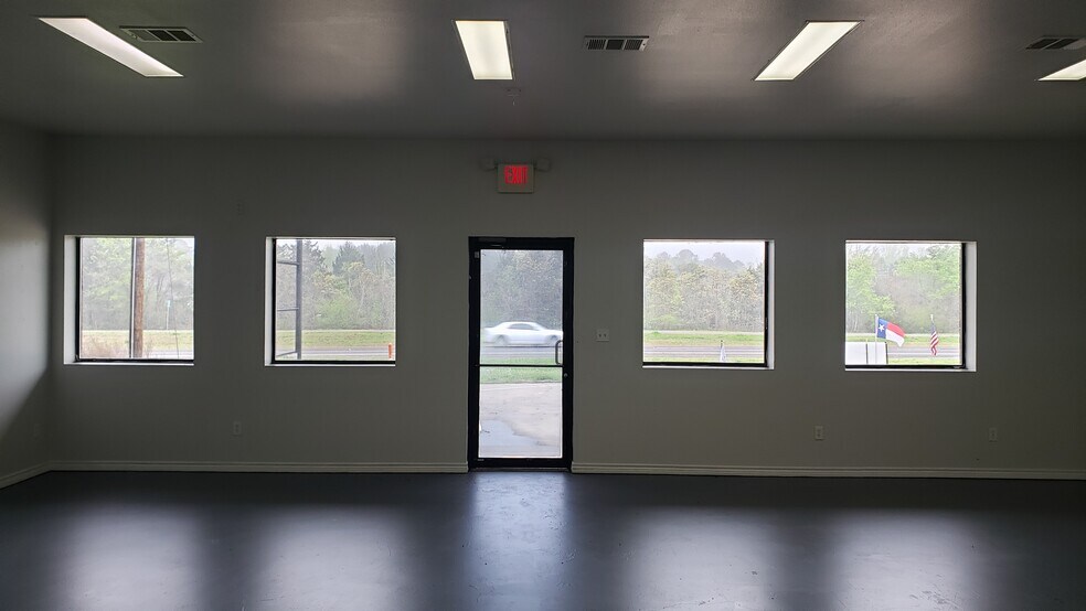 6725 E US Highway 80, Longview, TX à louer - Photo de l’immeuble – Image 3 sur 10