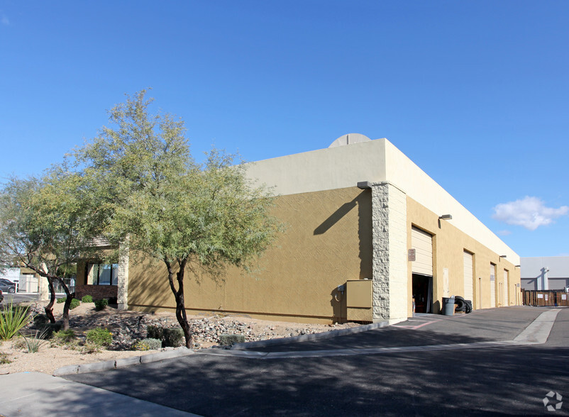 21601 N 3rd Ave, Phoenix, AZ à louer - Photo de l’immeuble – Image 3 sur 36