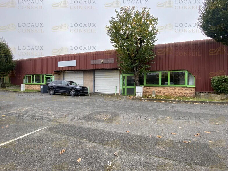 Local d’activités dans Le Blanc-Mesnil à louer - Photo de l’immeuble – Image 3 sur 6