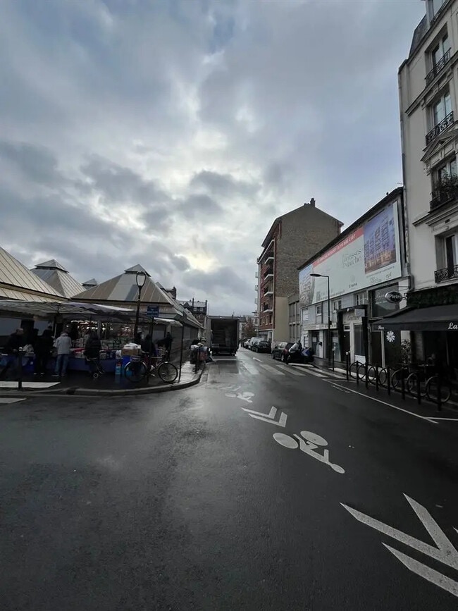 Plus de détails pour Local commercial à louer