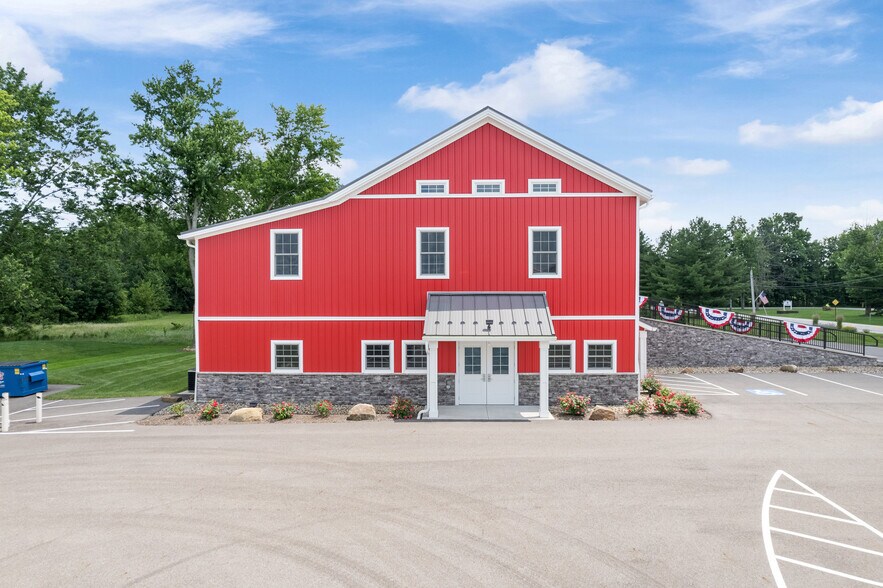 1225 Bell Rd, Chagrin Falls, OH à louer - Photo de l’immeuble – Image 3 sur 11