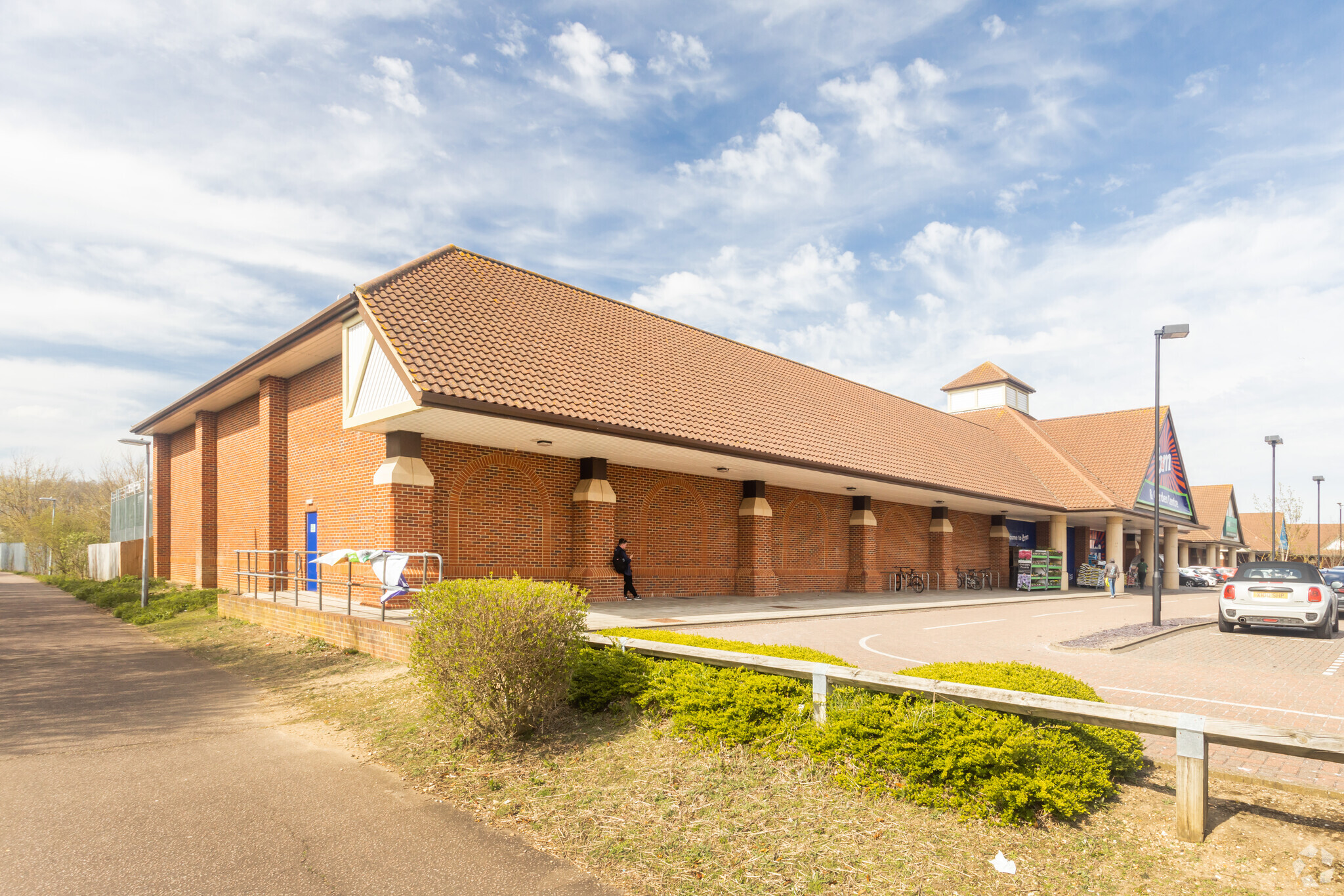St Peters Rd, Huntingdon à louer Photo principale– Image 1 sur 6