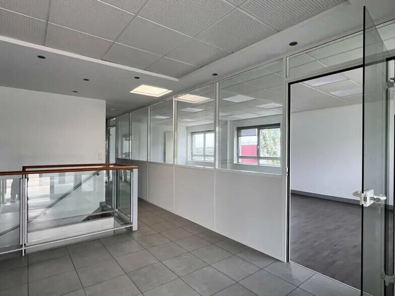 Bureau dans Bretteville-sur-Odon à louer - Photo de l’immeuble – Image 3 sur 14