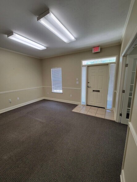 1809 Miccosukee Commons Dr, Tallahassee, FL à louer - Photo de l’immeuble – Image 3 sur 15