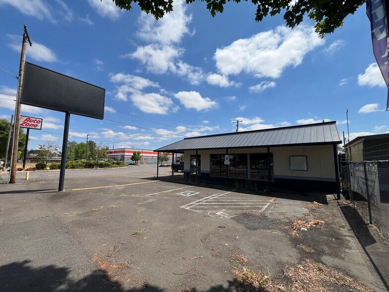 1350 Pacific Blvd SE, Albany, OR à vendre - Photo de l’immeuble – Image 2 sur 8