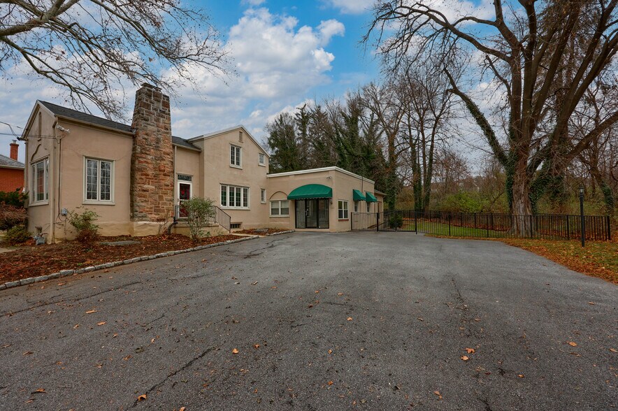 1755 Lincoln Hwy E, Lancaster, PA à louer - Photo principale – Image 1 sur 10