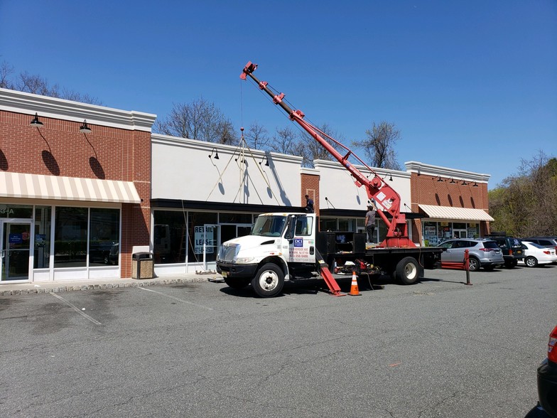 1353 Ringwood Ave, Haskell, NJ à louer - Photo de la construction – Image 2 sur 4