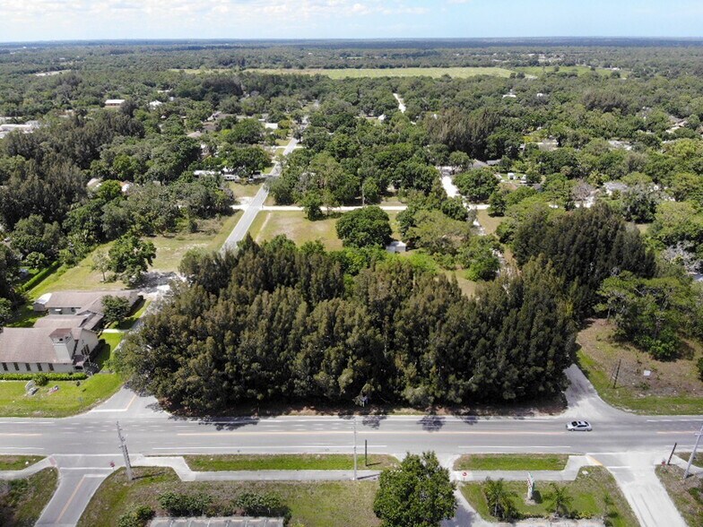 1 N Hickory St, Fellsmere, FL à vendre - Photo de l’immeuble – Image 3 sur 8