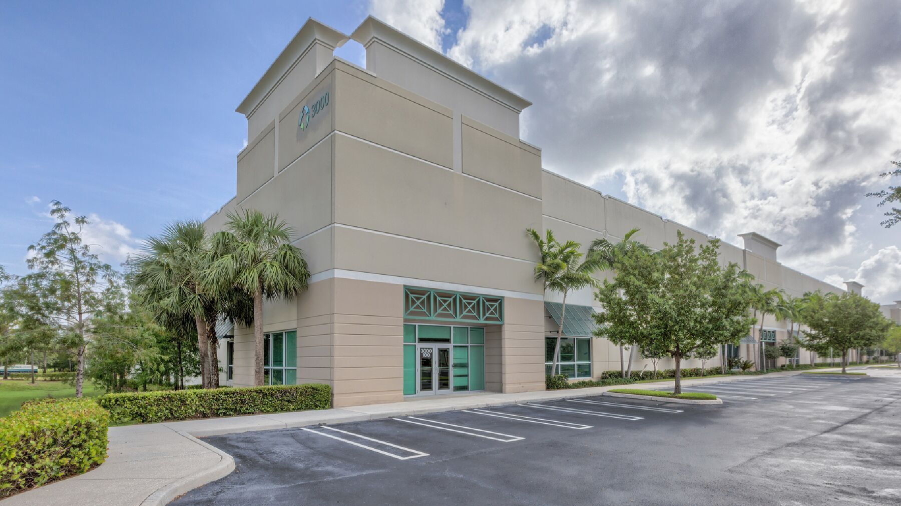 2900 NW 27th Ave, Pompano Beach, FL à louer Photo de l’immeuble– Image 1 sur 4