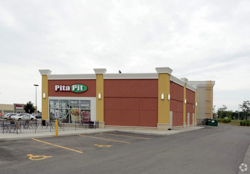 1096 Wilson St W, Hamilton, ON à louer - Photo de l’immeuble – Image 2 sur 3