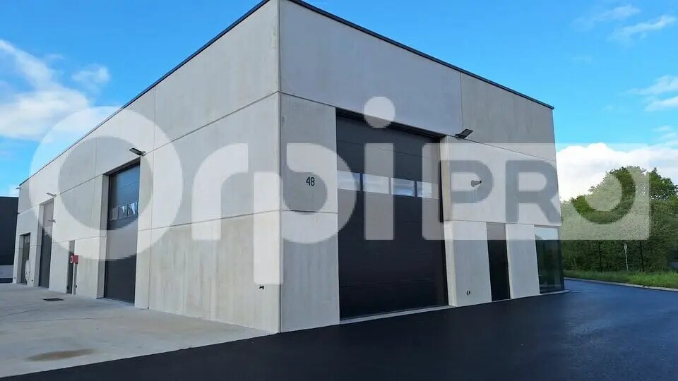 Local d’activités dans Saint-Nazaire à louer - Photo de l’immeuble – Image 1 sur 6