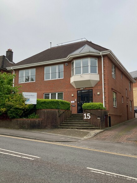 15 Pembroke Rd, Sevenoaks à louer - Photo principale – Image 1 sur 2
