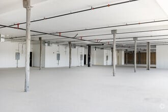 13755 Roscoe Blvd, Panorama City, CA à louer Photo intérieure– Image 2 sur 6