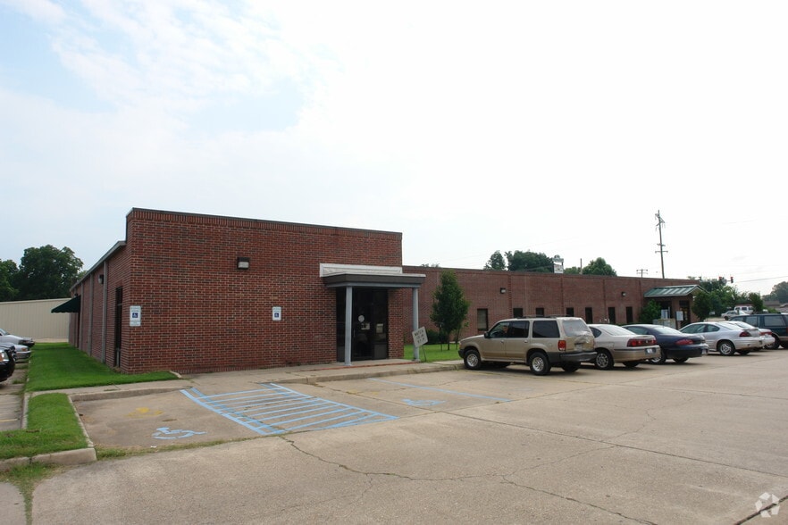 2123 Shed Rd, Bossier City, LA à louer - Photo de l’immeuble – Image 2 sur 3