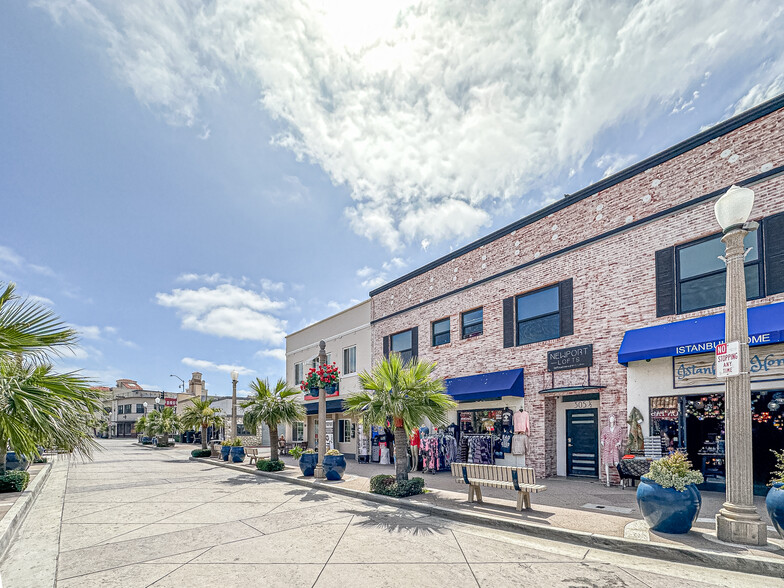 303 Main St, Newport Beach, CA à louer - Photo de l’immeuble – Image 3 sur 15