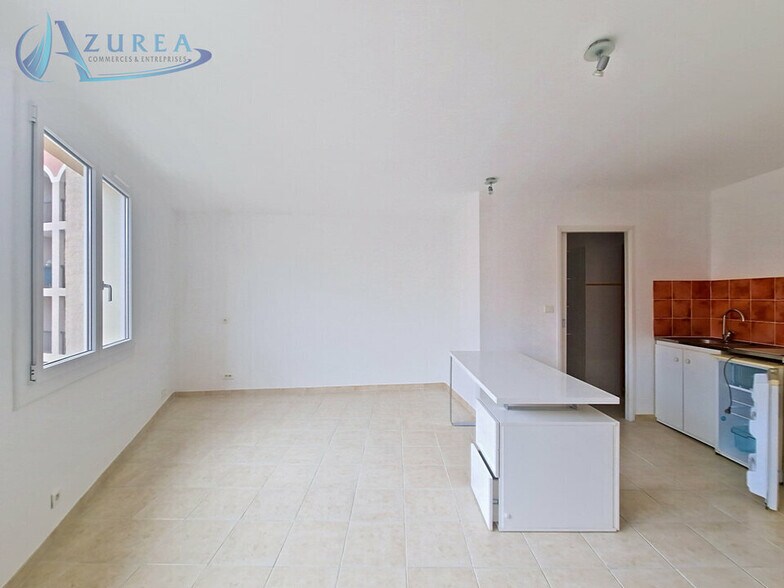 Bureau dans Cagnes-sur-Mer à louer - Photo intérieure – Image 3 sur 4