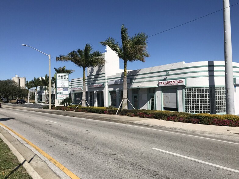 600-610 N US Highway 1, Fort Pierce, FL à vendre - Photo de l’immeuble – Image 3 sur 7