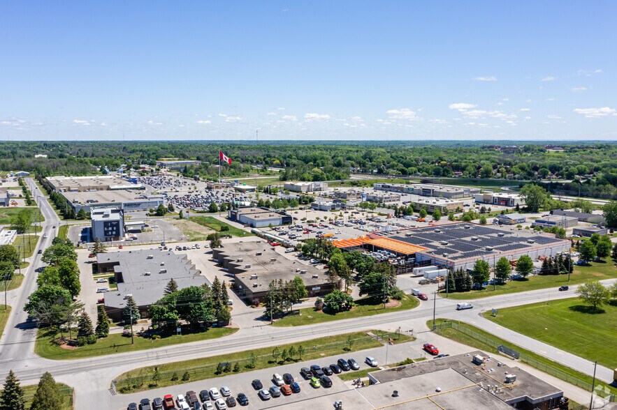 1942 Parkedale Ave, Brockville, ON à louer - Aérien – Image 2 sur 6