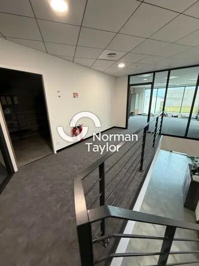 1490 Avenue De La Salamane, CLERMONT-L'HERAULT à louer - Photo de l’immeuble – Image 2 sur 6