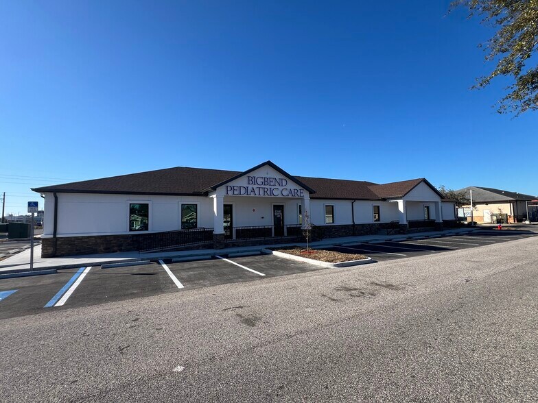 13135 Kings Lake Dr, Gibsonton, FL à louer - Photo de l’immeuble – Image 1 sur 12