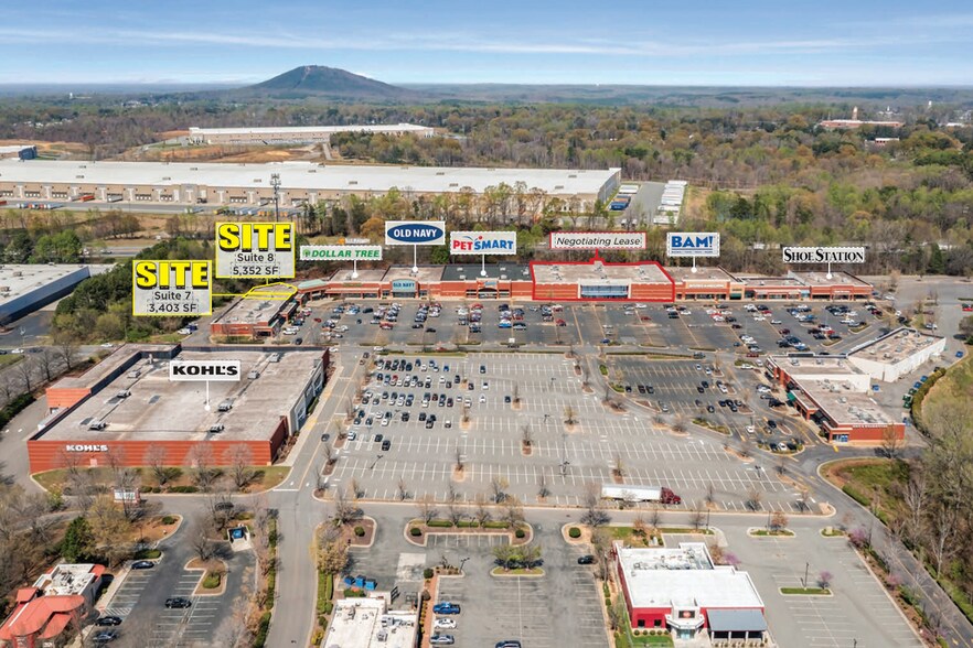 3746-3758 E Franklin Blvd, Gastonia, NC à louer - Photo de l’immeuble – Image 1 sur 5