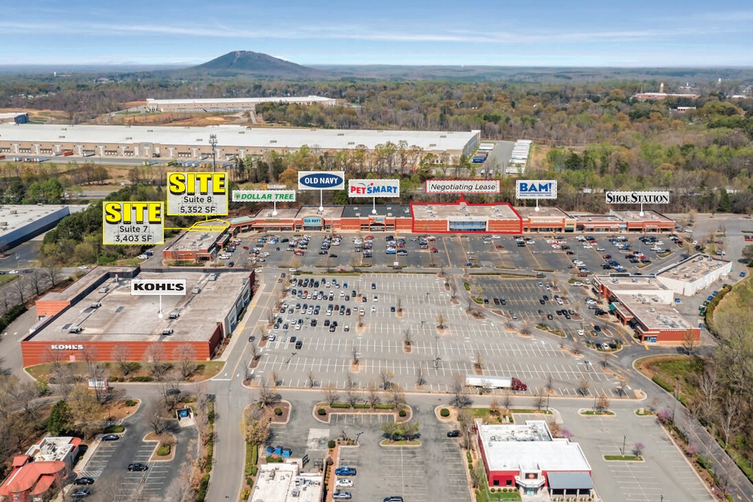 3746-3758 E Franklin Blvd, Gastonia, NC à louer Photo de l’immeuble– Image 1 sur 6