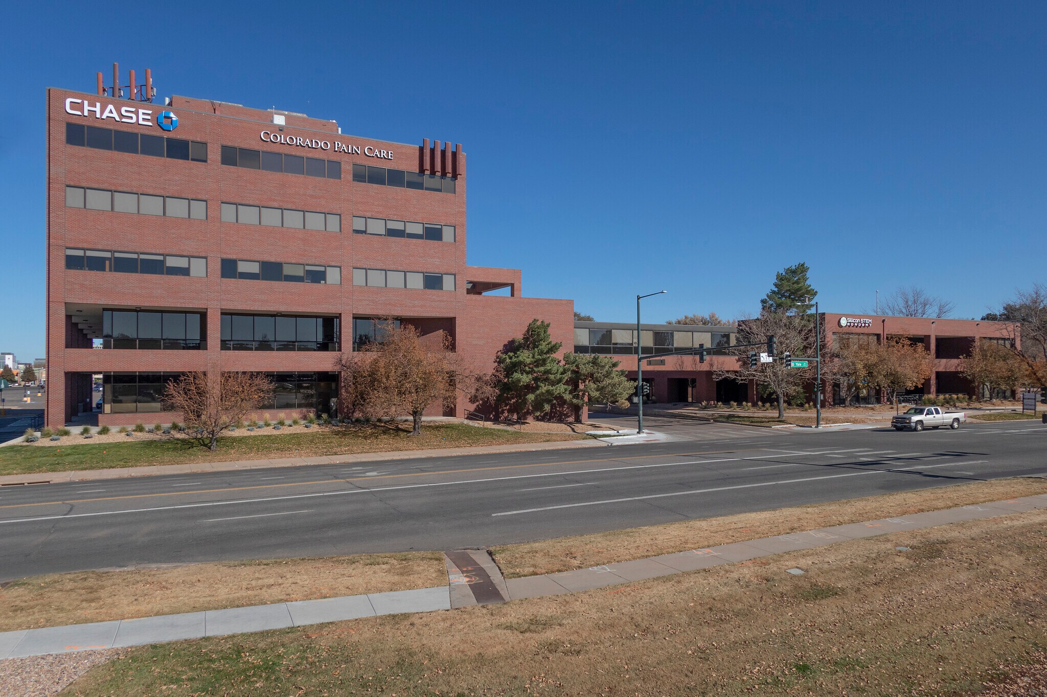 2696 S Colorado Blvd, Denver, CO à louer Photo principale– Image 1 sur 25