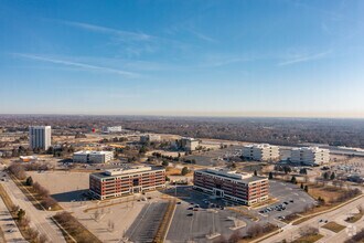 880 W Long Lake Rd, Troy, MI - VUE AÉRIENNE  vue de carte