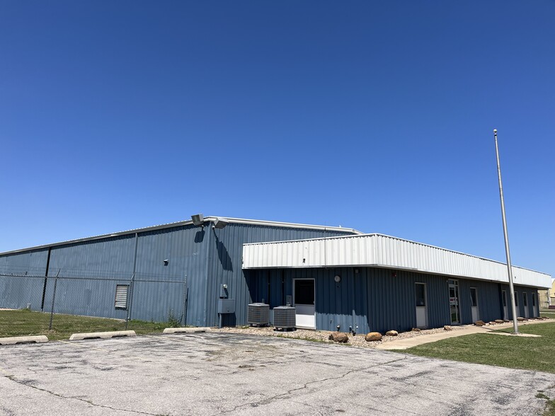 7915 SW 34th St, Oklahoma City, OK à louer - Photo de l’immeuble – Image 3 sur 12