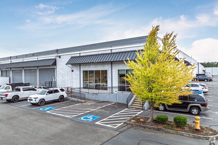 8320 S 208th St, Kent, WA à louer - Photo principale – Image 1 sur 7