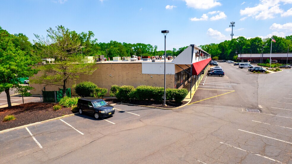 343-351 State Route 34, Matawan, NJ à vendre - Photo de l’immeuble – Image 2 sur 20