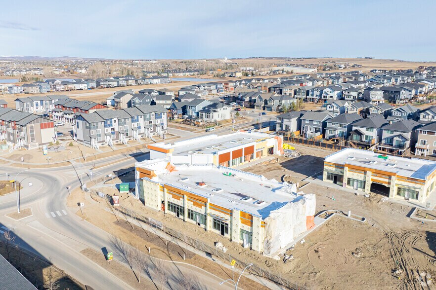 1 Ranchers Vw, Okotoks, AB à vendre - Photo principale – Image 1 sur 5